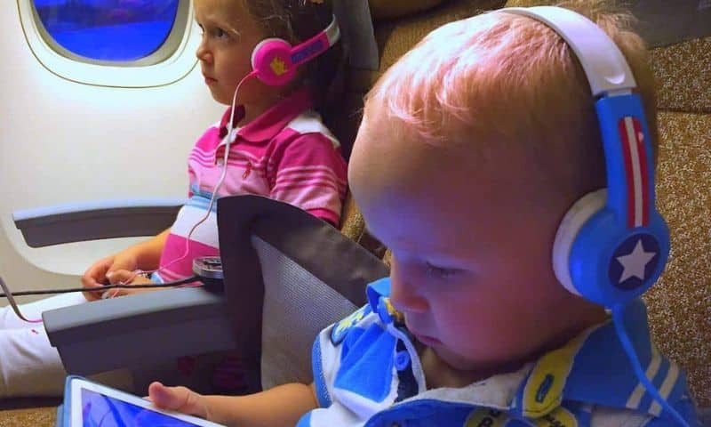 8 Best headphones for toddlers on the plane