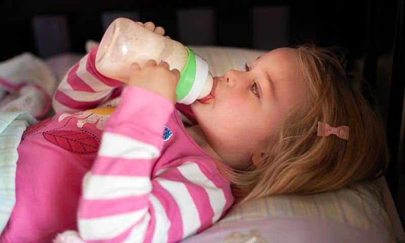 Toddlers Drink Milk Before Bed